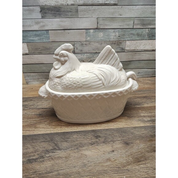 Vintage White Ceramic Hen on a Nest Soup Tureen, Farmhouse Kitchen, Cottagecore - Picture 1 of 16